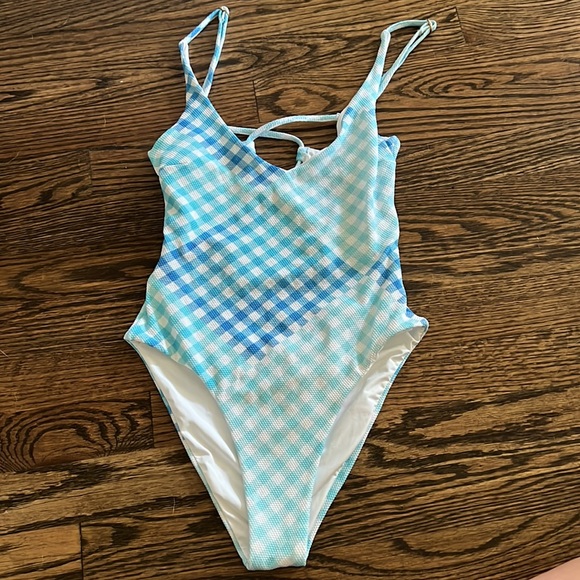 L*Space Gianna One Piece - Picture 4 of 6